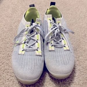 Nike Air Vapor Max Flyknit Men’s Sneakers, Size 9.5s